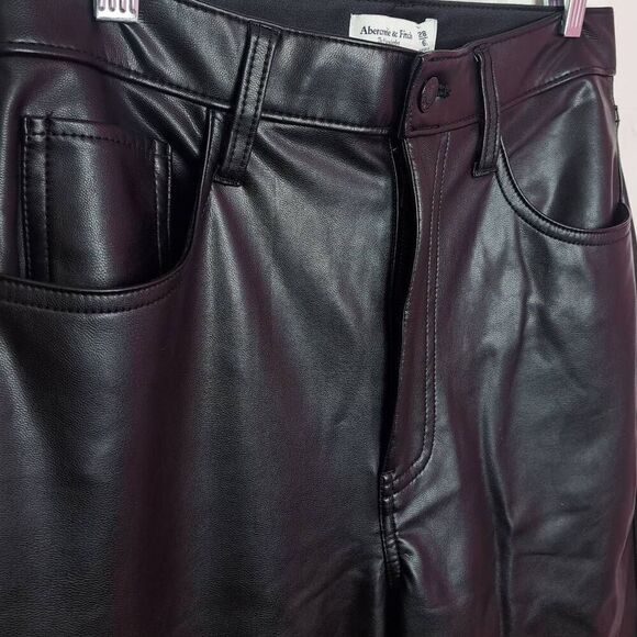 Abercrombie and Fitch Women's Curve Love Vegan Leather 90s Relaxed Pant size 6 L - Picture 4 of 6